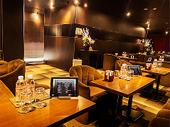 MAIN ROOM