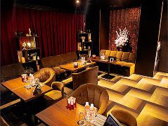 MAIN ROOM